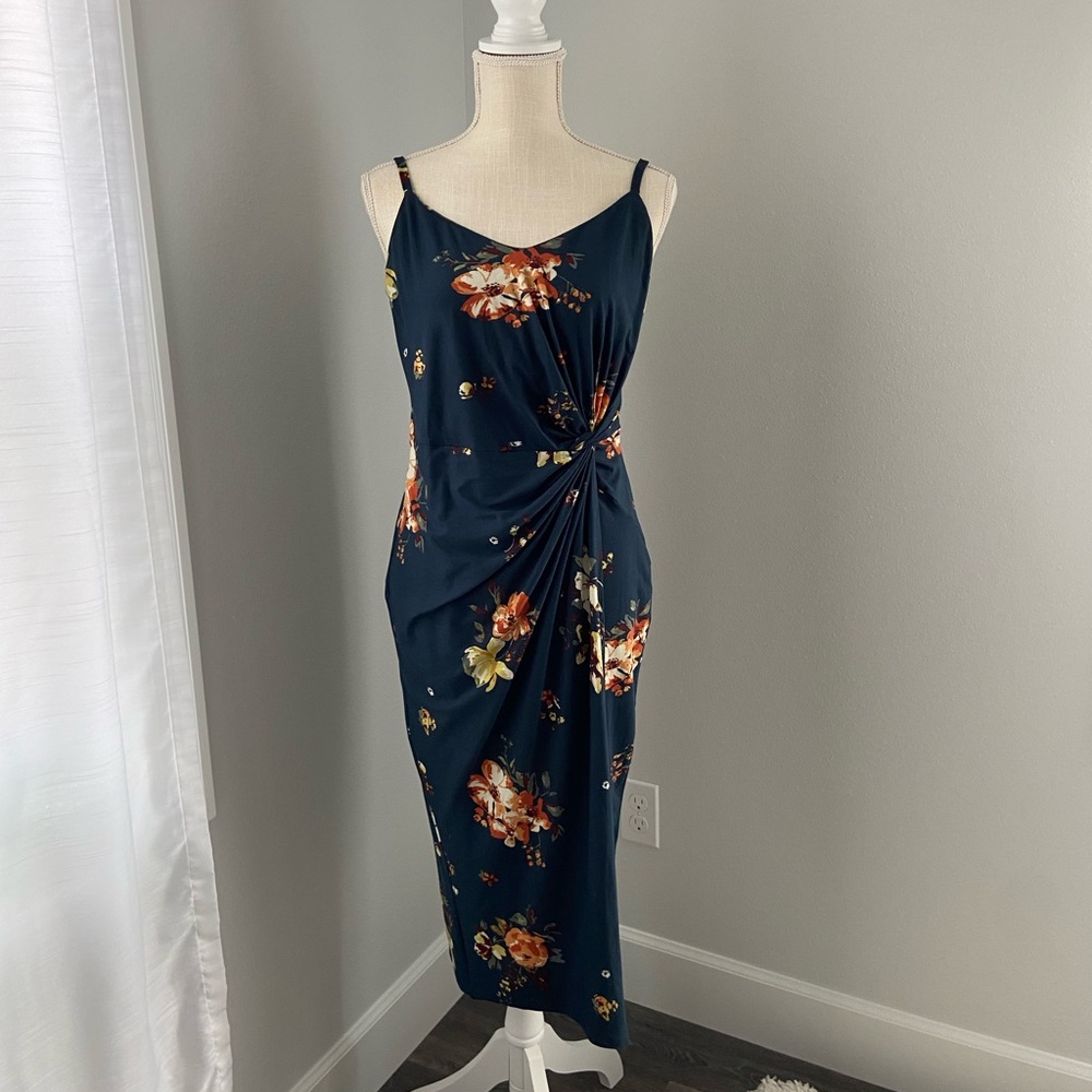 Fitted floral dress.